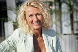 Anne de baetselier was born on august 15, 1964 in belgium. Ex Miss Belgie Anne De Baetzelier Naakt Te Zien In Herk De S Herk De Stad Het Belang Van Limburg Mobile