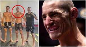 After sanchez attempted a standing armbar, strickland broke away. Ufc Stjarnan Sean Strickland Med Sjukt Hot Slar Er Framfor Era Barn