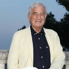 Il a perdu ses parents quand il était jeune et c'est sa sœur jeanne qui l'a élevé. Jean Paul Belmondo De Retour Sur La Cote D Azur Avec Adil Rami Gala
