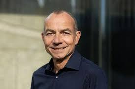 Tim Hennig's Instagram, Twitter & Facebook