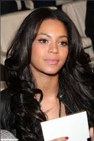 Yesssssss dark hair bey, said a fourth. Loving Beyonce S Dark Hair Cabelo Hair Hair Beyonce
