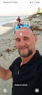 Hi my name is Meagan, I'm single mom to 2beauiful boys. I am deaf but hoh  all my life. I read lips and talk very much. I love to sign but no