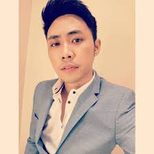 17岁时-我喜欢你,做我女朋友吧！ 21岁时-相信我，我会努力让你幸福。 随着时间的变化，让我明白了一点， 其实爱