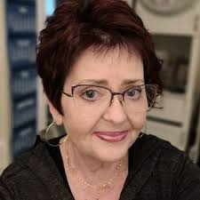 Suzanne Ochs's Instagram, Twitter & Facebook