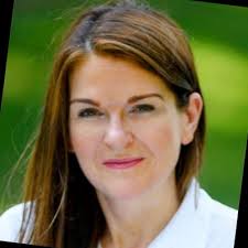 Wiedersehen mit Esther Straub im Mittelstandsbeirat des  Bundeswirtschaftsministeriums. 2021 hatten wir in unterschiedlichen  Kategorien den she succeeds award gewonnen, der sicherlich dazu  beigetragen…