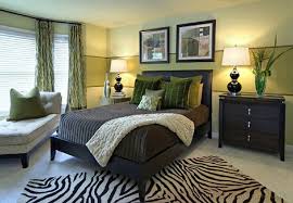 And, it works well with virtually any shade/material of furniture. Green Bedroom Photos And Decorating Tips