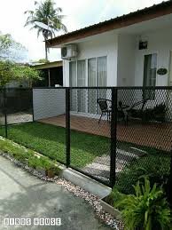 Laman rumah mempunyai nilai amat berharga bagi seseorang pemilik kediaman, kerana laman rumah yang cantik akan mempengaruhi emosi seseorang. Rumah Idaman Halaman Rumah Teres