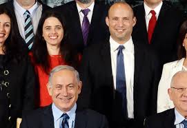 Naftali bennett has become israel's new prime minister after the country's parliament voted in his coalition government, ending benjamin netanyahu 's record 12 years in power. Naftali Bennett Rechtsaussen Als Ministerprasident Die Freiheitsliebe