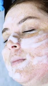 GEL IDEAL PARA TODA TU FAMILIA! 👩🏻‍⚕️ ——> SVR Topialyse Gel Lavant sin  jabón que protege la piel de toda la familia. BENFICIOS: ✓ Respeta la  película hidrolipídica de la piel. ✓