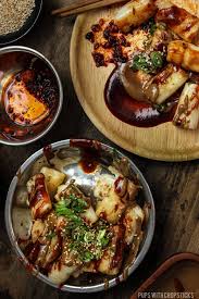 Crispy Cheung Fun Rice Noodle Rolls Spicy Hoisin Maple Sesame Sauce Recipe Food Rice Noodle Roll Street Food