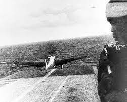 Atacul urmărea să distrugă flota americană, nepermițând americanilor să intervină în asediul asupra malaeziei și a. Archivo Japanese Plane Leaves Shokaku Pearl Harbor Jpg Wikipedia La Enciclopedia Libre