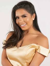 Becca Lopez's Instagram, Twitter & Facebook