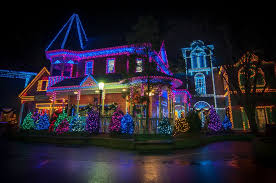 A Glimpse Of Christmas At Dollywood 2012 Tennessee Christmas Smoky Mountain Christmas Dollywood Christmas