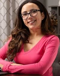 Karen Thibault's Instagram, Twitter & Facebook