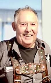 Karen Riehl's Instagram, Twitter & Facebook