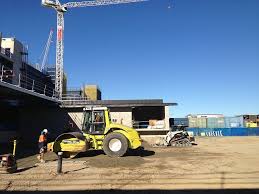 Excavators Versus Positracks Positrack Hire Sunshine Coast An Excavator Can Be Small Enough To Dig A Pool Space Or Trench Or To La Sunshine Coast Coast Hiring
