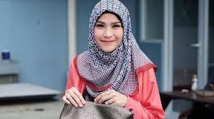Harga busana muslim ala zaskia adya mecca pun terbilang standar dengan kualitas material yang baik, desain yang sangat keren, serta model yang trendy cocok dikenakan dalam setiap momen, baik dirumah atau santai bareng bersama teman atau kerabat. Kiat Sukses Berbisnis Dari Zaskia Adya Mecca Showbiz Liputan6 Com