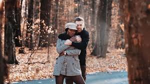 Florin ristei ar avea o relație cu naomi hedman, care a făcut furori atunci când a pășit în platoul emisiunii x factor de la antena 1. Frumoasa Naomi Hedman IndrÄƒgostitÄƒ Lulea De Florin Ristei Cum A ReacÈ›ionat Artistul Cand Ea I A FÄƒcut O DeclaraÈ›ie De Dragoste In VÄƒzul Tuturor Vedete Libertatea Pentru Femei Frumoasa Naomi Hedman IndrÄƒgostitÄƒ