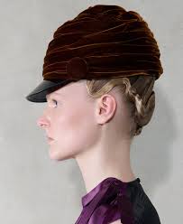 Prada Donna, i beauty look creati da Lynsey Alexander