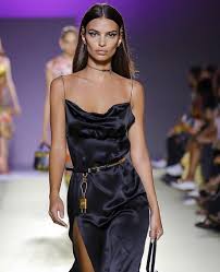 Her Pony The Label On Instagram Obsessed Emrata For Versace Fashion Couture Fashion 90s Runway Fashion