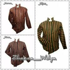 Pakaian jawa seperti kebaya telah menjadi kebudayaan nasional yang digunakan di indonesia. Baju Surjan Lurik Adat Jawa Baju Tradisional Jawa Anak Dan Dewasa Shopee Indonesia