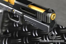 It also features a 4.5 pound trigger for the ultimate precision. Peterssen Gunworks Eshop Pgw Glock Frameweight Mit Daumenauflage Fur Glock 17l 24 34 35 40 41