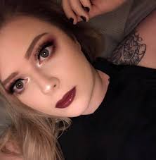 🏆 SASSIEST SIDE EYE Their eyes say “no,” but their face… also says “no.”  The shade is THICK. Head to the comments and LOVE the Beauties nominee with  the most iconic side