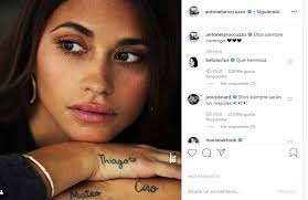 Messi y antonella rocuzzo generan admiración tanto en los hombres como en las mujeres. Con Un Primerisimo Plano Antonela Roccuzzo Mostro Sus Tres Tatuajes Mas Importantes La 100