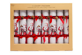 Gold snowflake crackers, red & gold parcel crackers, silver & white crackers, gold whatever your fancy the tom smith collection of luxury christmas crackers offers something for just about every taste. Nineteen Luxury Christmas Crackers For This Year British Gq British Gq