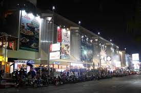 Setelah menjelajahi keindahan bangunan budha di thailand, biasanya wisatawan malam nya akan mencari objek wisata malam di thailand. Menikmati Pattaya Di Malam Hari Halaman All Kompas Com
