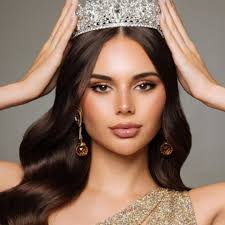 🤩 Juliana Osorio, señorita Región Caribe, es la nueva Reina de la Policía  Nacional: un desfile de tradición y belleza. 🔗En los comentarios los  detalles. 👇