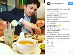 Editor2 march 12, 2021 g0sip cinta membabitkan kakak kepada pengacara neelofa iaitu noor nabila mohd noor dan usahawan engku emran terus bertiup kncang di dalam kalangan ntizen. Ajukan Pertanyaan Singkat Suami Laudya Cynthia Bella Kembali Buat Netizen Baper Tabloidbintang Com