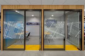 Booking Com Offices New York City Office Snapshots In 2020 City Office Corporate Interiors New York Office