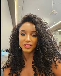 AMAFOTO: Ihere ijisho uburanga bwa Dr Gabrielle Henry waciye agahigo ko  kwegukana ikamba rya Miss Universe Jamaica ari umu-dogiteri w'amaso muri  Jamaica. #inyarwandaupdates #inyarwandatrends #inyarwanda