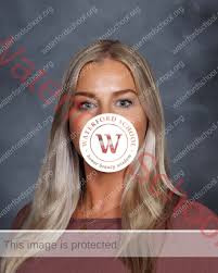 Melissa Paynter's Instagram, Twitter & Facebook