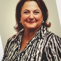 Rebecca Manos's Instagram, Twitter & Facebook