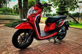 Modifikasi scoopy standar hitam putih. Dimodif Simpel Sudah Cukup Bagi Honda Scoopy Tampil Lebih Menawan Gridoto Com