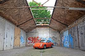 Weitere ideen zu garagentor, oldtimer classic, oldtimer. 90 Jahre Alter Garagenhof Wird Zum Oldtimer Zentrum
