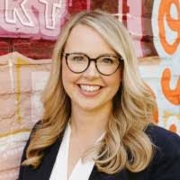 Mindy Mcbride's Instagram, Twitter & Facebook