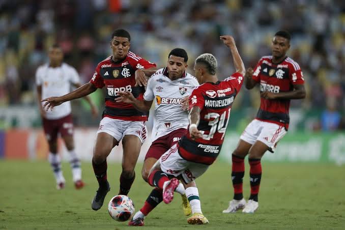 No primeiro jogo da Final carioca, Flamengo sai na frente