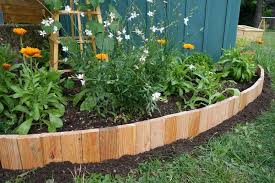 Diy Une Bordure Souple Le Blog De Bea Bordure Jardin Bordure Jardins