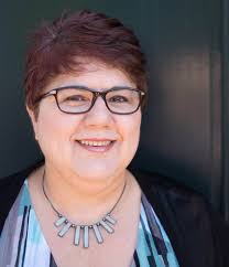 Regina Andrade's Instagram, Twitter & Facebook