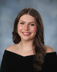 Fontainebleau honors Class of 2025 at graduation ceremony