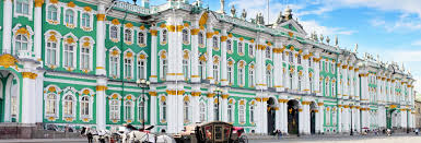 Elle est située à l'extrémité nord de la perspective nevski non loin du pont du palais qui mène à l'île vassilievski. Sur Les Pas Des Tsars A Saint Petersbourg Blog Bourse Des Vols