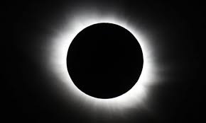 Secara umum gerhana bulan ini dibedakan menjadi tiga, yaitu gerhana bulan total, gerhana bulan sebagian, dan gerhana bulan penumbra. Gerhana Matahari Total Di Indonesia 2016 Cara Dan Waktu Menyaksikannya Solar Eclipses The Guardian