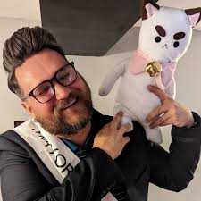 Happy Halloween everyone! We did a group Bee and Puppycat group for church  St tonight. I'm Mayor pretty Patrick! #beeandpuppycat #prettypatrick  #puppycat #bear #prettypatricklunchtime #cosplay #beecosplay  #prettypatrickcosplay #beeandpuppycatlazyinspace