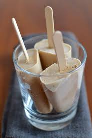 Simple Comme Des Batonnets Glaces A La Banane Et Au Beurre De Cacahuete Beurre De Cacahuete Alimentation Recette Glace