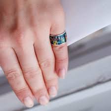 Begini cara mudah untuk menentukan ukuran cincin yang sesuai dengan jari ukuran cincin merupakan hal pertama yang harus kita ketahui saat ingin membeli cincin baik untuk keperluan pernikahan, maupun koleksi pribadi. Pada Jari Mana Untuk Memakai Cincin 115 Foto Adakah Mungkin Memakai Cincin Pada Phalanx Ibu Jari Nilai Cincin Pada Jari Kecil