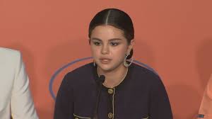 Gomez and bieber have been rumored to be dating for months. Selena Gomez Jokes She And Bill Murray Are Getting Married After Viral Cannes Film Festival Photos Entertainment Tonight