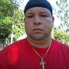 Julian Cuartas's Instagram, Twitter & Facebook